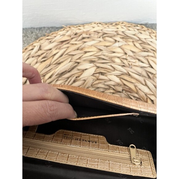 Kenneth Cole beige ombre crocodile embossed long hot dog clutch flap closure - Picture 5 of 10